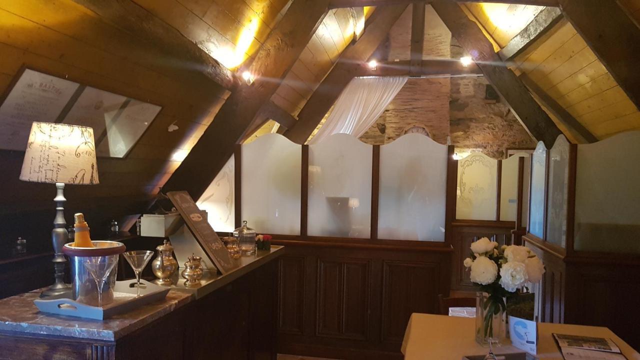 Le Cafe Du Village - Bar A Cocktails & A Ambiance Lohéac Exterior foto
