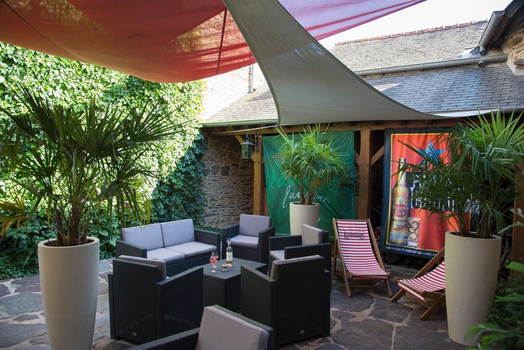 Le Cafe Du Village - Bar A Cocktails & A Ambiance Lohéac Exterior foto